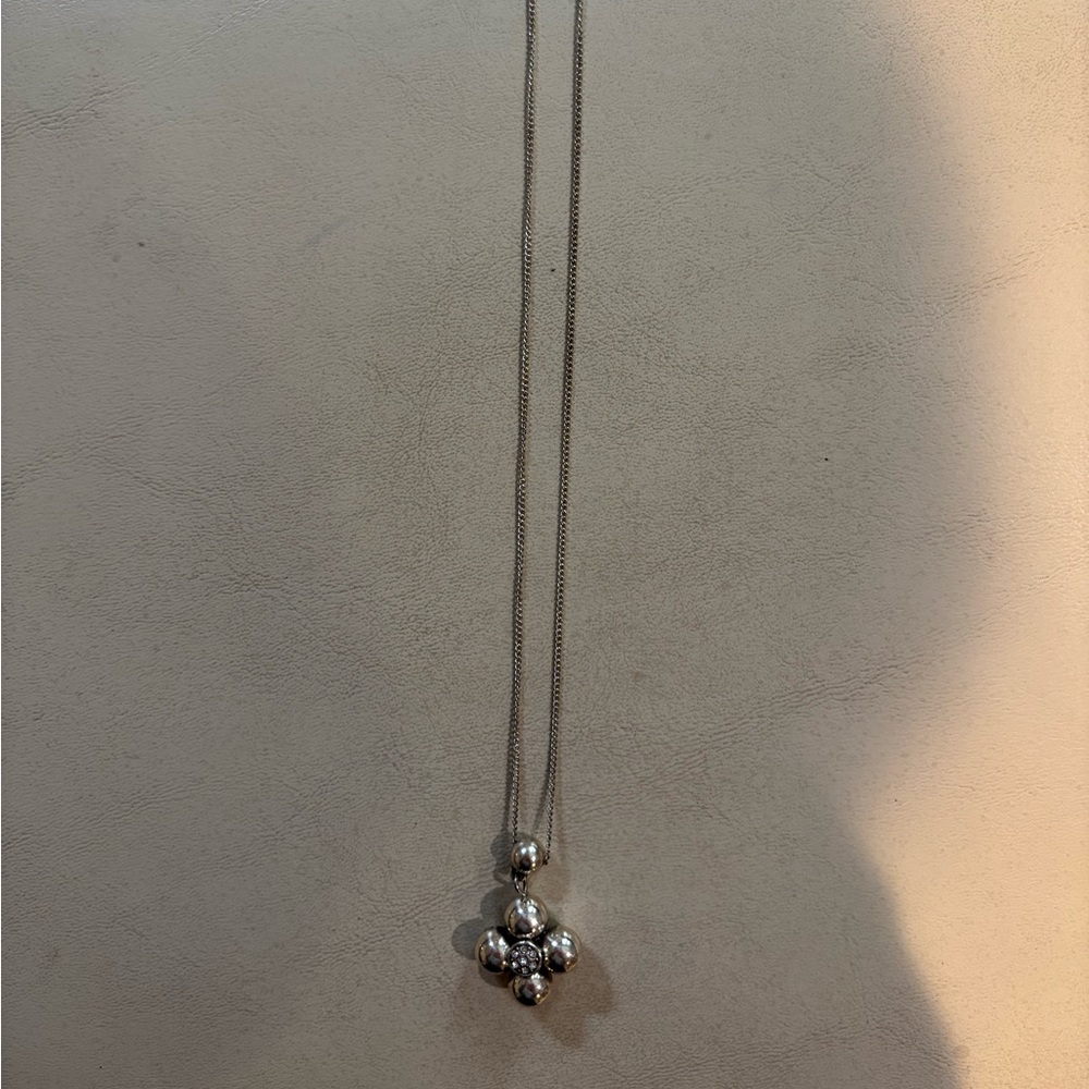 Elegant Silver Pendant Necklace